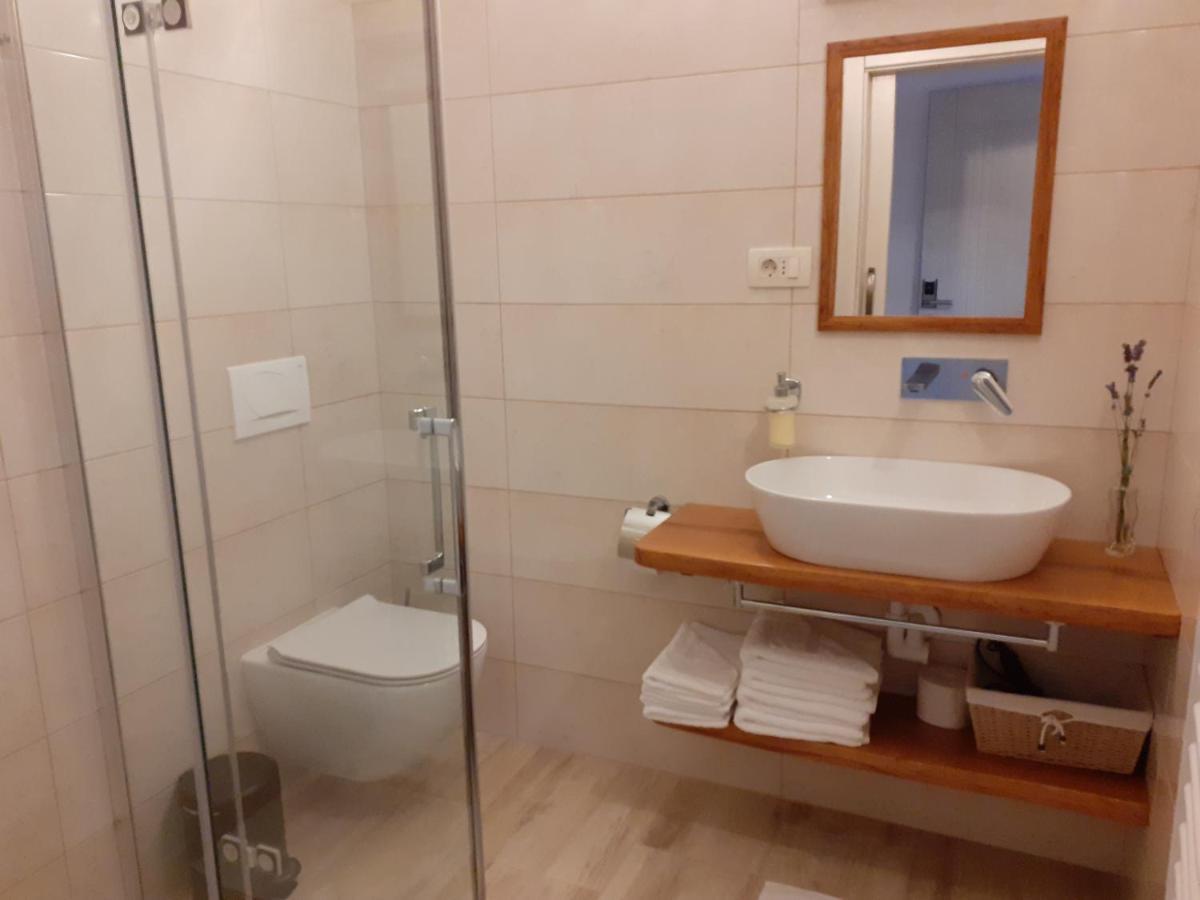 Apartmaji In Sobe Odlicna Hisa Štanjel Eksteriør billede